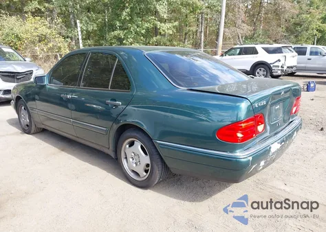 1997 Mercedes-Benz E 420 from USA, damaged, VIN WDBJF72F8VA279758